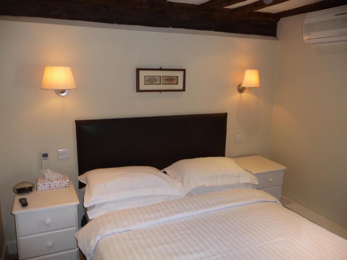 The George Hotel Henfield ภายนอก รูปภาพ