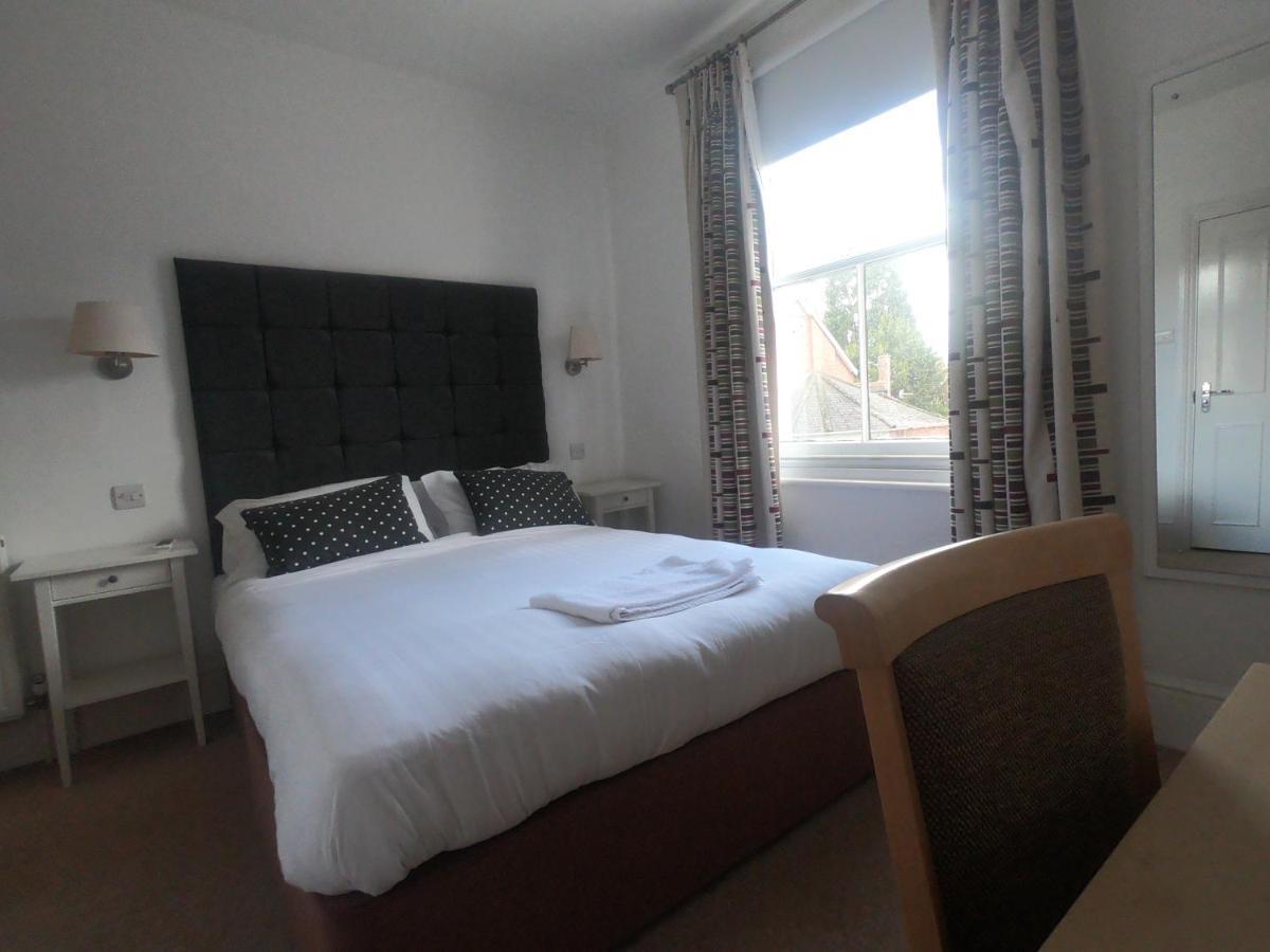 The George Hotel Henfield ภายนอก รูปภาพ