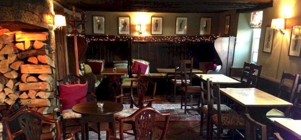 The George Hotel Henfield ภายนอก รูปภาพ